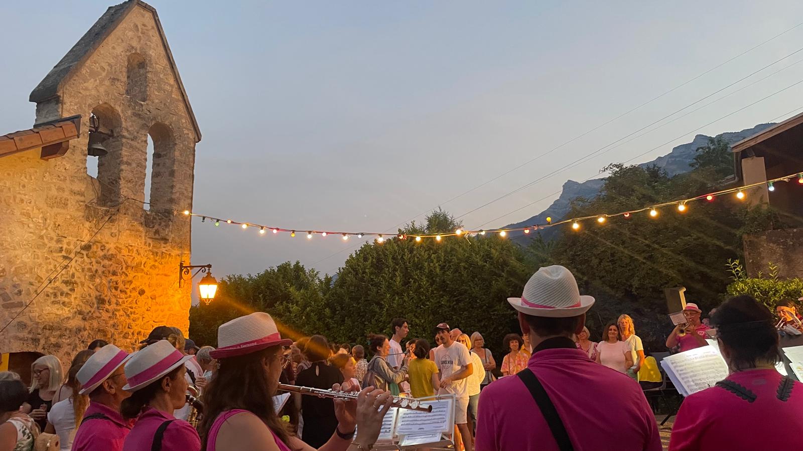 Une soirée concert estivale à Cossey